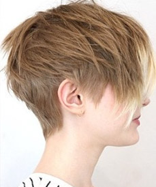 20 Best Haircuts for Thinning Hair Women (39)