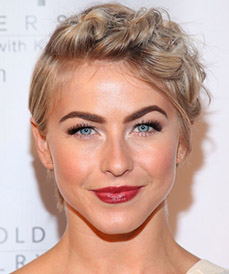 20 Best Haircuts for Thinning Hair Women (42)